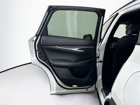 Used 2024 INFINITI QX50 Sport image 27