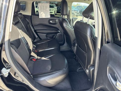 Used 2019 Jeep Compass Latitude image 23