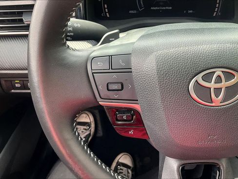 Used 2025 Toyota Camry SE image 23