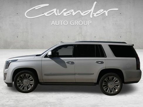 Used 2017 Cadillac Escalade Platinum image 4