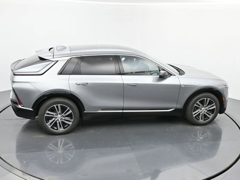 New 2025 Cadillac Lyriq Luxury image 28
