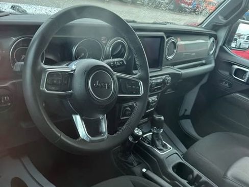 Used 2023 Jeep Gladiator Overland image 8