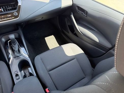 Used 2026 Toyota Corolla LE FWD image 27