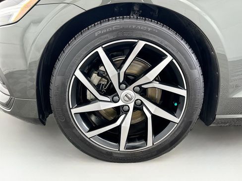 Used 2020 Volvo S60 T5 Momentum image 28
