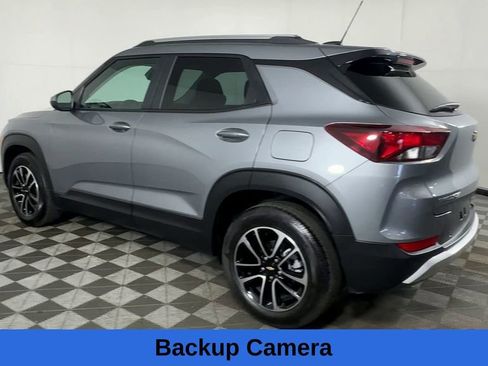 Used 2025 Chevrolet TrailBlazer LT w/ Convenience Package FWD image 9