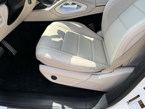 Used 2025 Mercedes-Benz GLS 450 4MATIC image 28