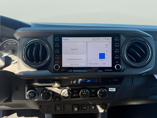 Used 2022 Toyota Tacoma TRD Off-Road AWD/4WD image 13