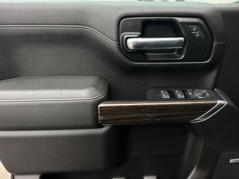 Used 2020 Chevrolet Silverado 1500 LT Trail Boss image 9