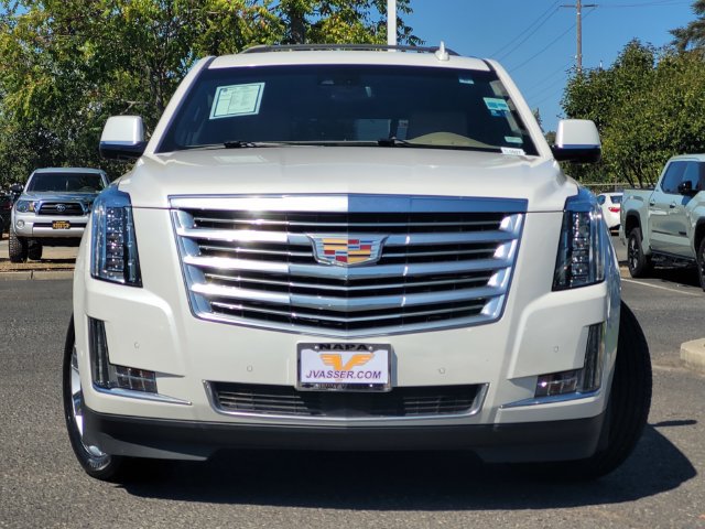 Used 2019 Cadillac Escalade Platinum AWD/4WD image 3