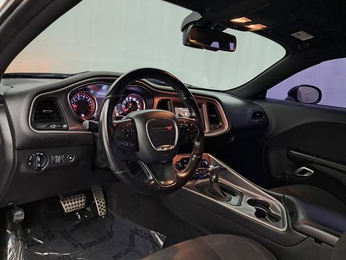 Used 2020 Dodge Challenger R/T image 9