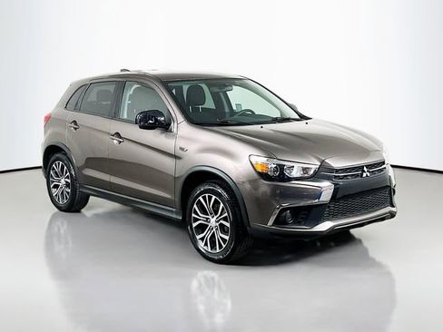 Used 2018 Mitsubishi Outlander Sport ES image 2