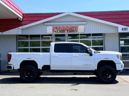 Used 2023 GMC Sierra 2500 AT4 w/ AT4 Premium Plus Package AWD/4WD image 2