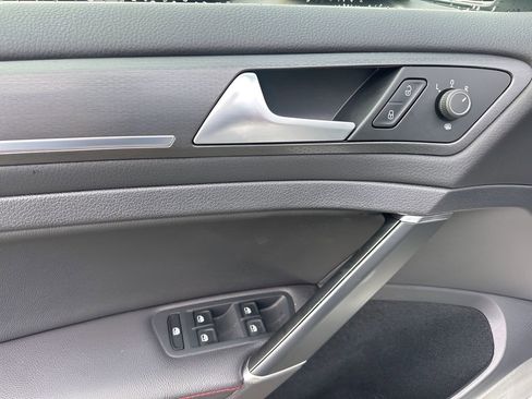 Used 2020 Volkswagen GTI SE image 26