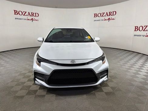 Used 2022 Toyota Corolla SE FWD image 2