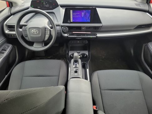 Used 2024 Toyota Prius LE image 10