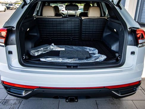 New 2026 Volkswagen Atlas Cross Sport SE image 15