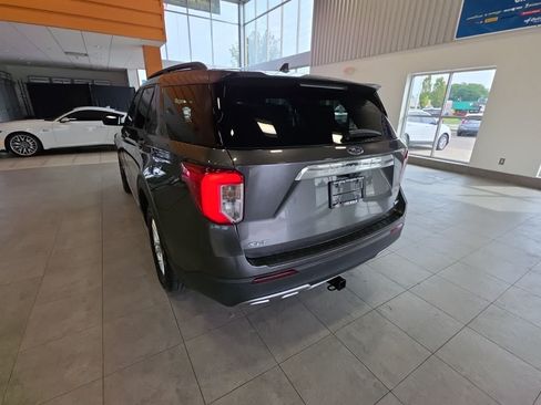Used 2020 Ford Explorer XLT w/ Equipment Group 202A AWD/4WD image 13