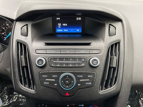 Used 2017 Ford Focus SE image 30