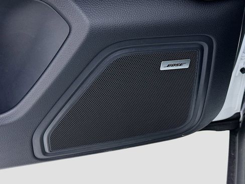 Certified 2026 Porsche Macan Turbo AWD/4WD image 21