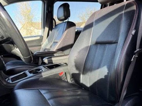 Used 2017 Dodge Grand Caravan GT image 13