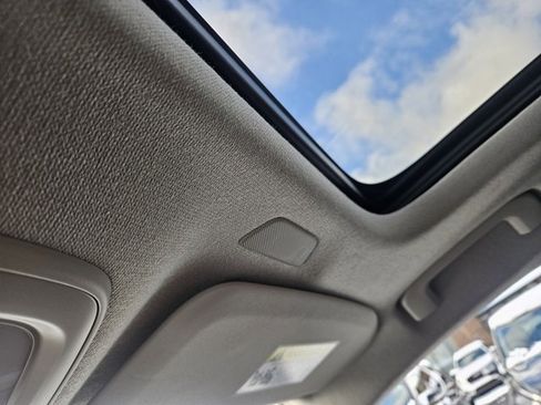 Used 2024 Volvo XC40 B5 Ultimate w/ Protection Package Premier image 36