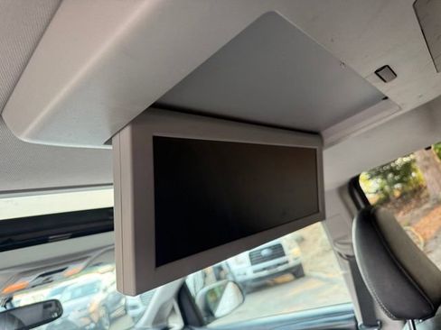 Used 2017 Toyota Sienna SE Premium FWD image 20