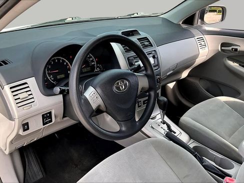 Used 2012 Toyota Corolla LE FWD image 17