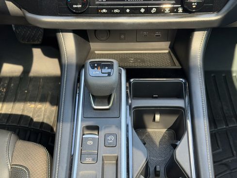 Used 2022 Nissan Pathfinder SL w/ SL Premium Package FWD image 47