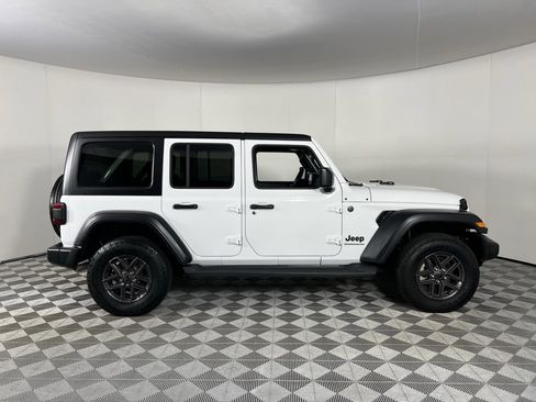 Used 2024 Jeep Wrangler Sport S image 5