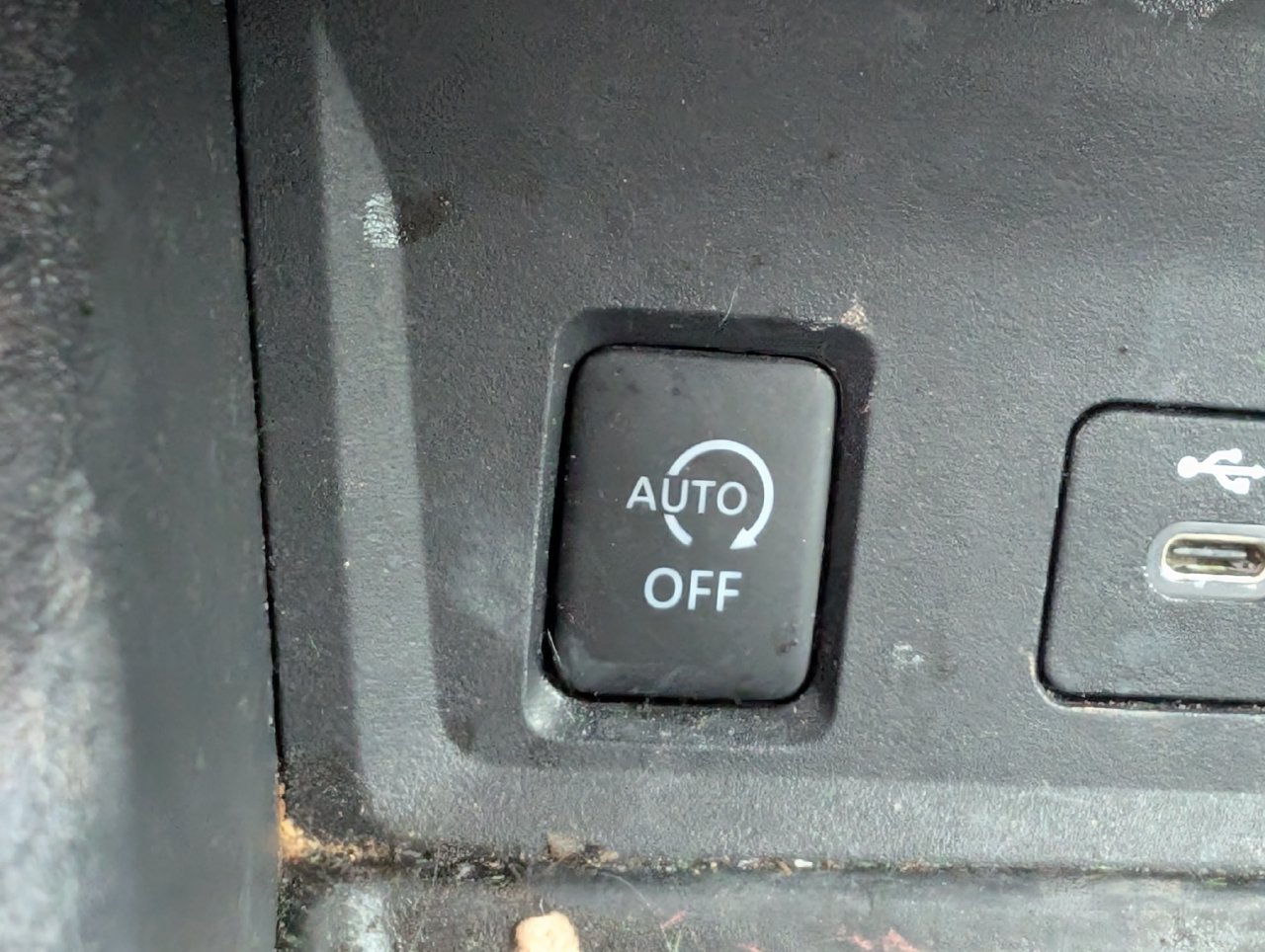 Used 2024 Nissan Sentra SV FWD image 19