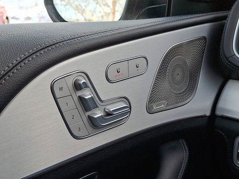 Certified 2022 Mercedes-Benz GLE 580 4MATIC w/ Night Package image 27