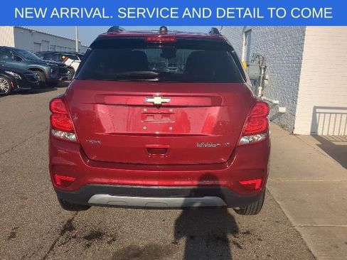 Used 2018 Chevrolet Trax LT w/ LT Convenience Package FWD image 4