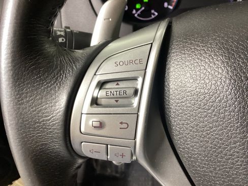 Used 2016 Nissan Altima 2.5 SR w/ LED Appearance Package image 23