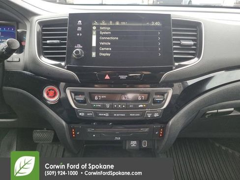 Used 2021 Honda Pilot Touring image 32