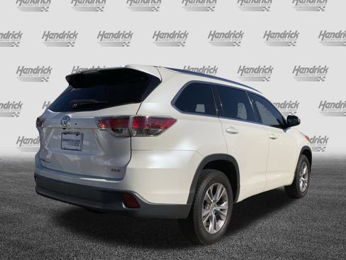 Used 2014 Toyota Highlander XLE image 10