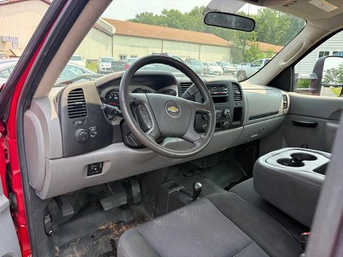 Used 2013 Chevrolet Silverado 2500 W/T w/ Snow Plow Prep Package AWD/4WD image 11