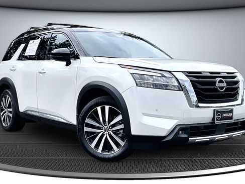 Used 2023 Nissan Pathfinder Platinum AWD/4WD image 1