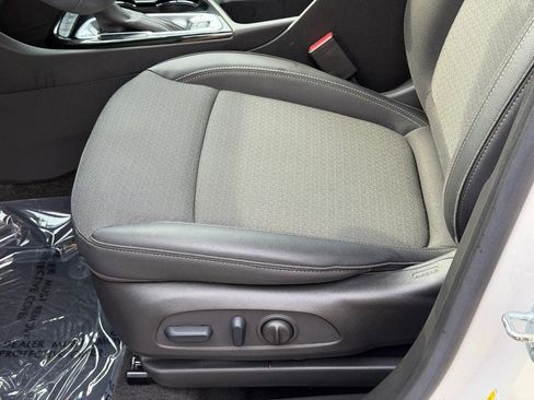 Used 2023 Buick Encore GX Select FWD image 23
