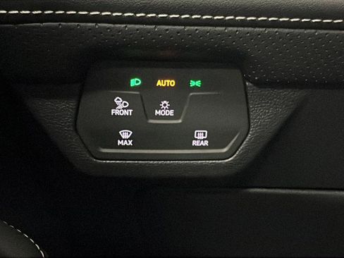 Used 2024 Volkswagen Atlas Cross Sport SEL R-Line image 34