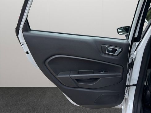 Used 2016 Ford Fiesta SE w/ Equipment Group 201A FWD image 28