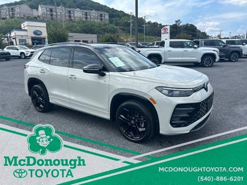 Used 2025 Volkswagen Tiguan SE R-Line AWD/4WD image 5