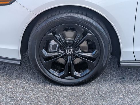 Used 2025 Honda Accord SE image 13