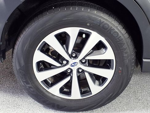 Used 2024 Subaru Outback Premium AWD/4WD image 5