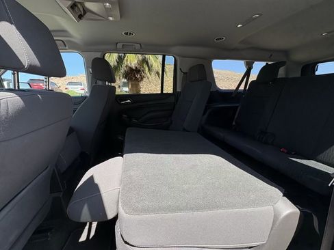 Used 2017 Chevrolet Suburban LS RWD image 10