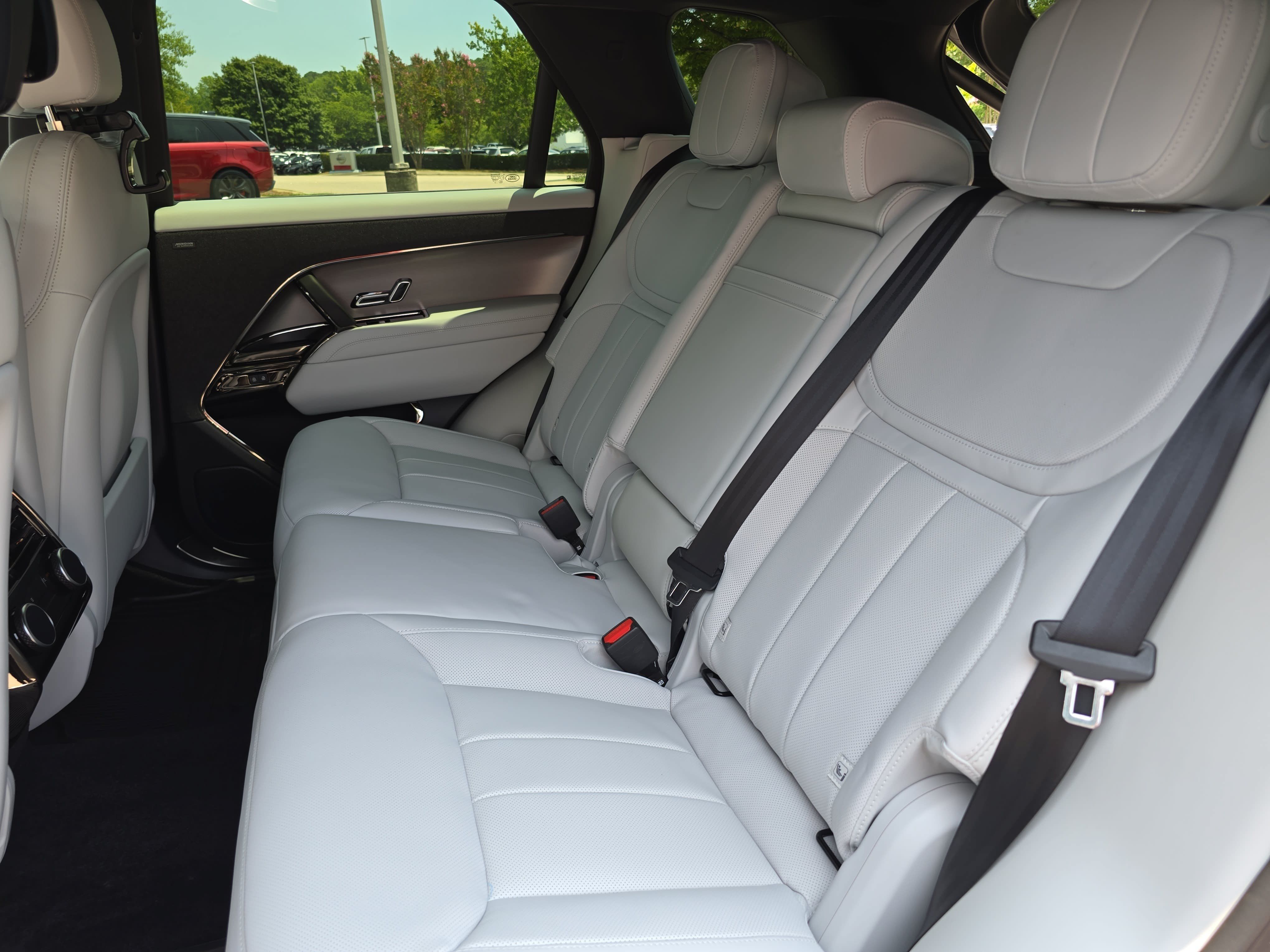New 2026 Land Rover Range Rover Sport SE AWD/4WD image 14