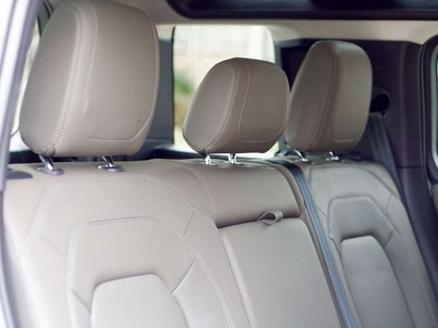 Used 2024 Land Rover Defender 110 S image 23