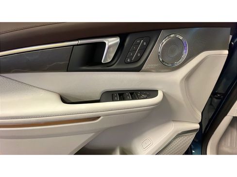 New 2026 Buick Enclave Avenir w/ Super Cruise Package AWD/4WD image 10