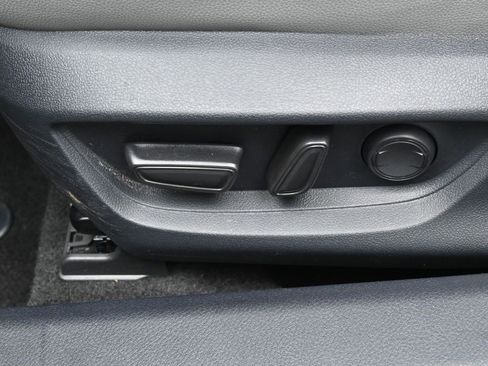 Certified 2025 Toyota Camry SE w/ Convenience Package image 10