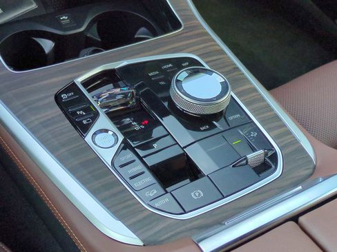 Used 2026 BMW X5 xDrive50e w/ Executive Package image 34