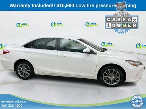 Used 2016 Toyota Camry SE image 4